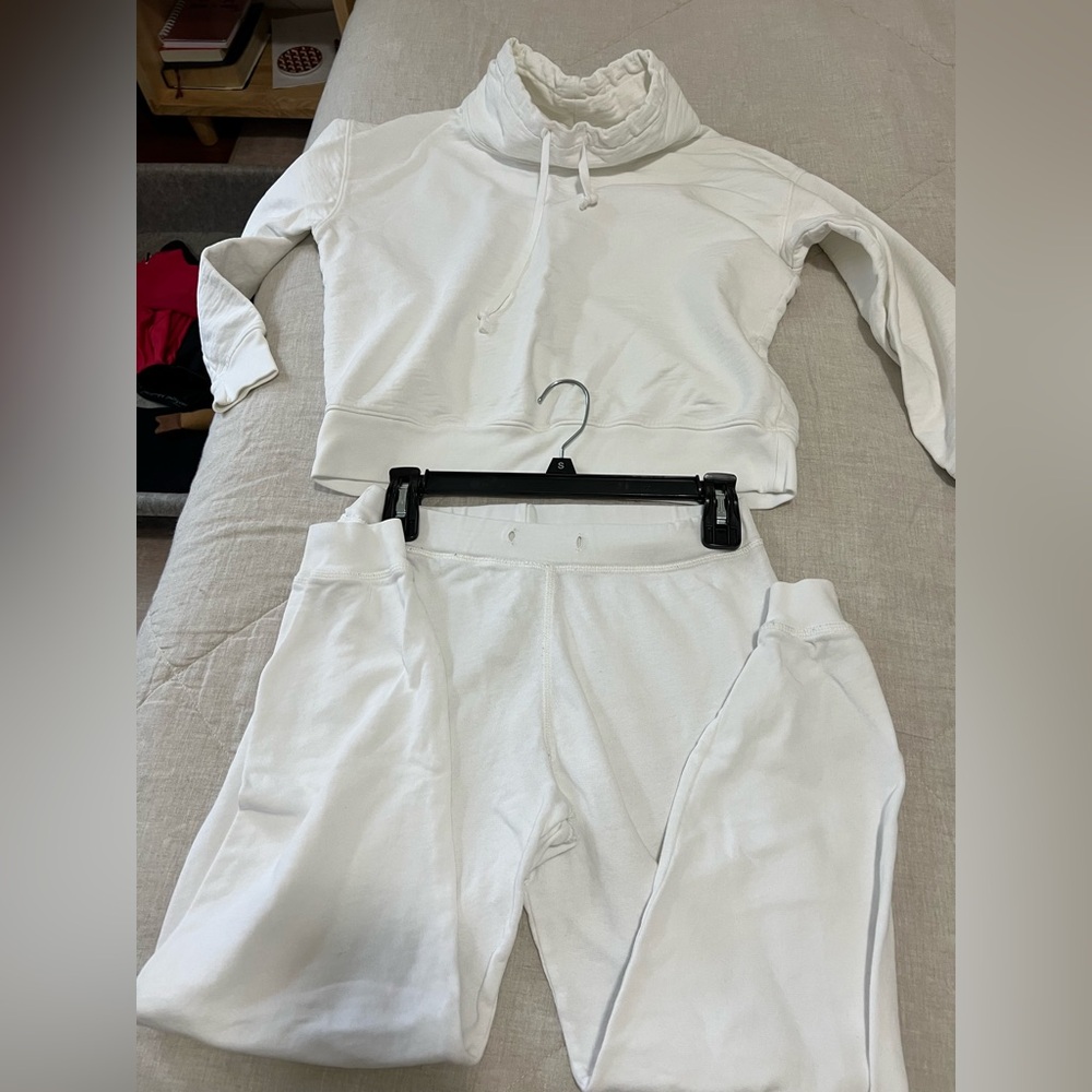 Leallo Dune Solid Sweatpants and Sloan Funnel Neck Size XS Bone